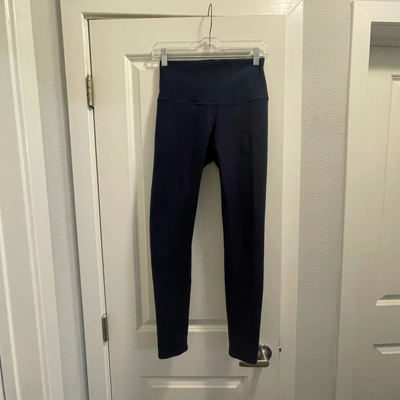 ALO Yoga Navy Leggings - Picture 2 of 4
